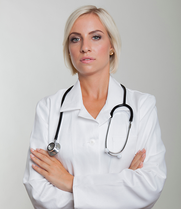 Dr. Lara Cristina